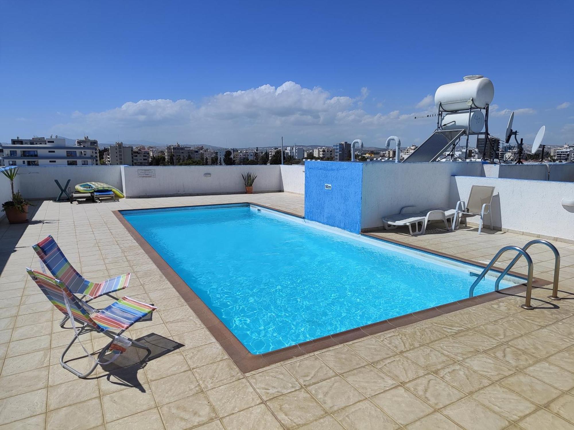 Carisa Downtown With Rooftop Pool 라르나카 외부 사진